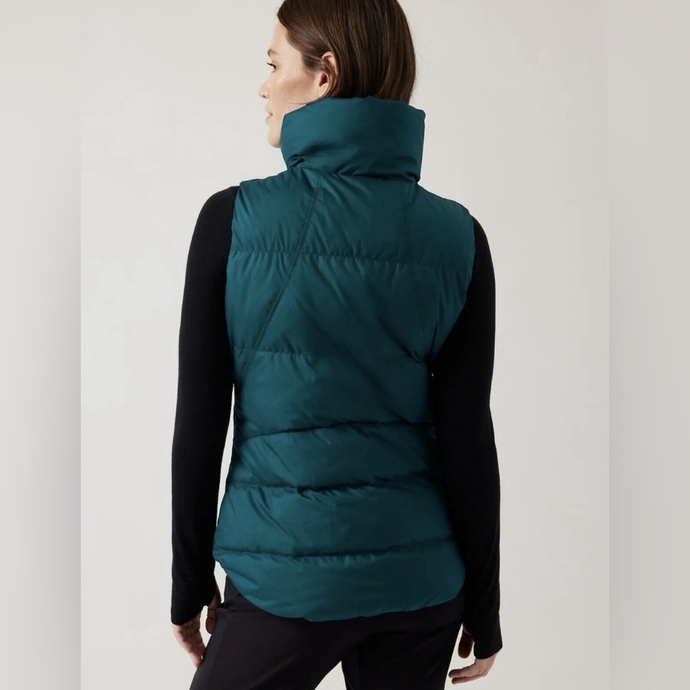 Athleta Downtown Vest Puffer Winter Vest Peacock Ink Blue Adult XXS NWT